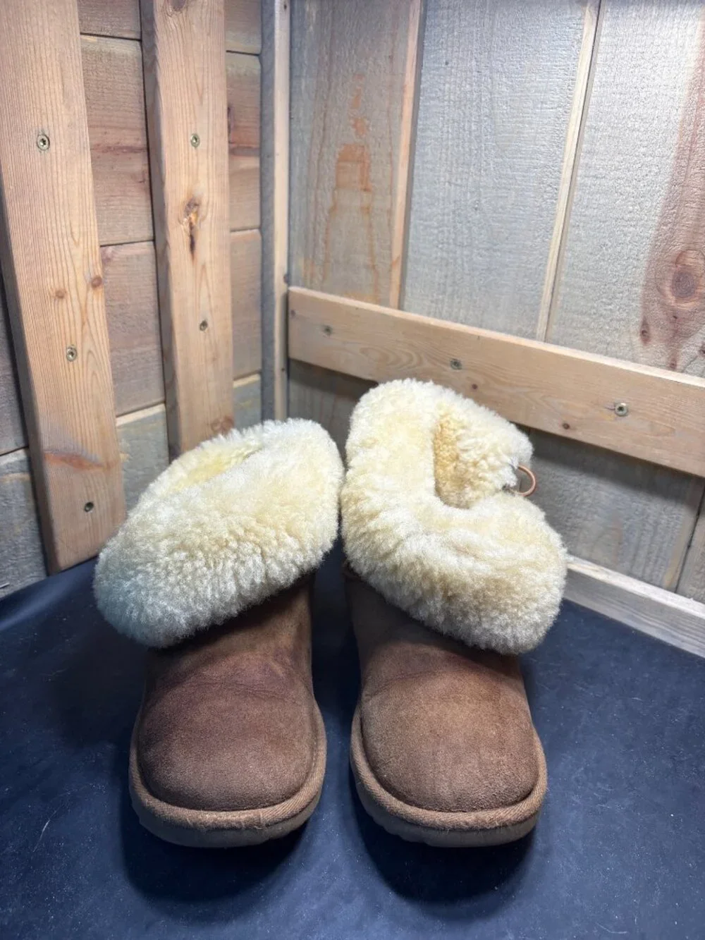 UGG Girls 1017400K Classic Boots Size US 4 UK 3 EU 34 Brown Suede Shearling